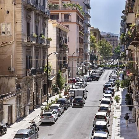 Al Politeama Lägenhet Palermo Exteriör bild