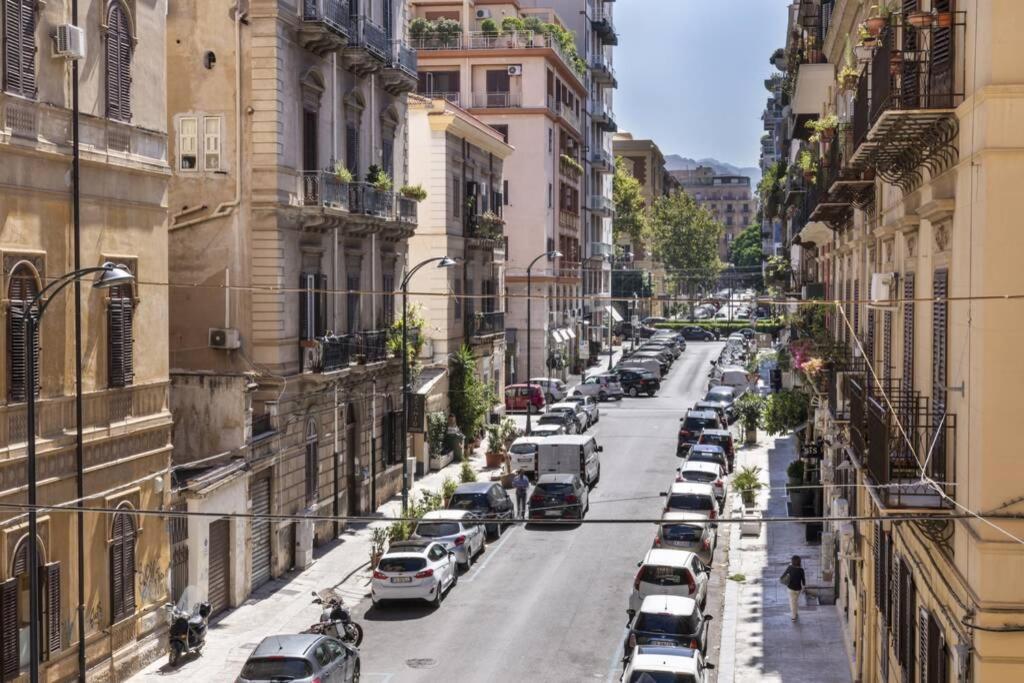 Al Politeama Lägenhet Palermo Exteriör bild